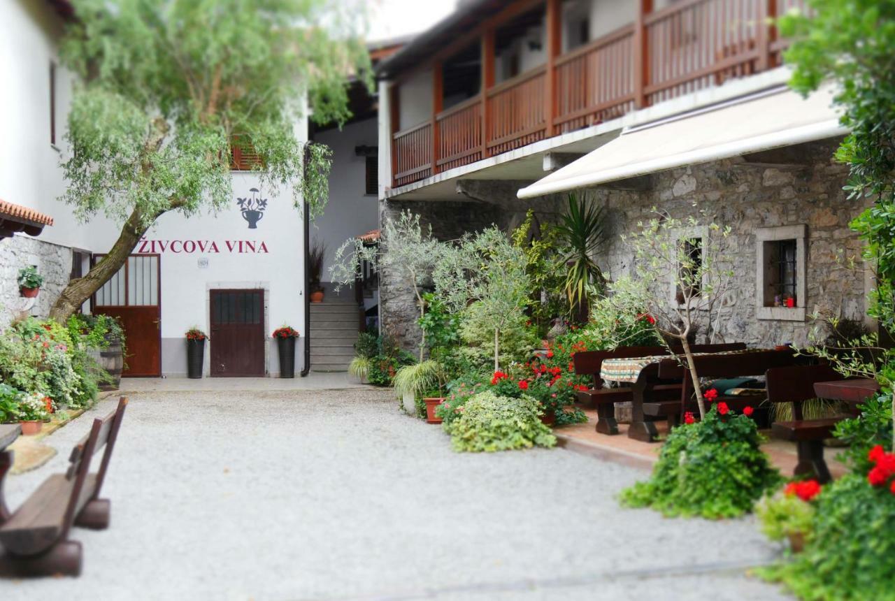 Apartmaji Pri Zivcovih Dutovlje 외부 사진