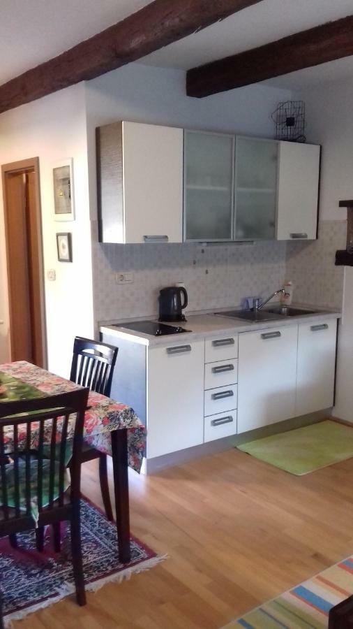 Apartmaji Pri Zivcovih Dutovlje 외부 사진